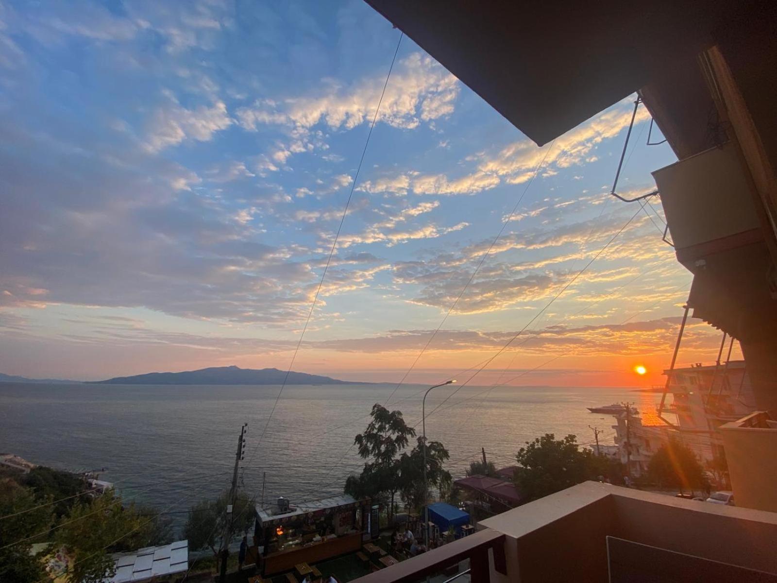 Del Mar Sea View Apartment Sarandë Exteriör bild