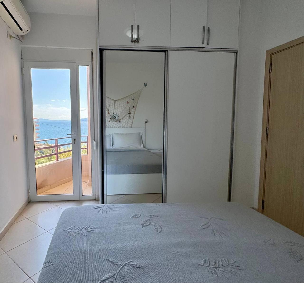 Del Mar Sea View Apartment Sarandë Exteriör bild